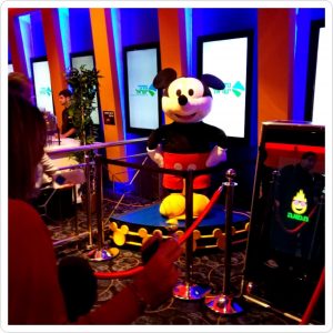 מראת סלפי לאירוע חברה