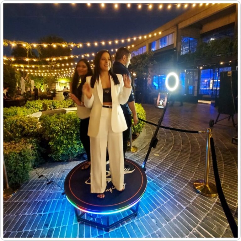 עמדת צילום סרטוני 360 Infinity באירוע חתונה